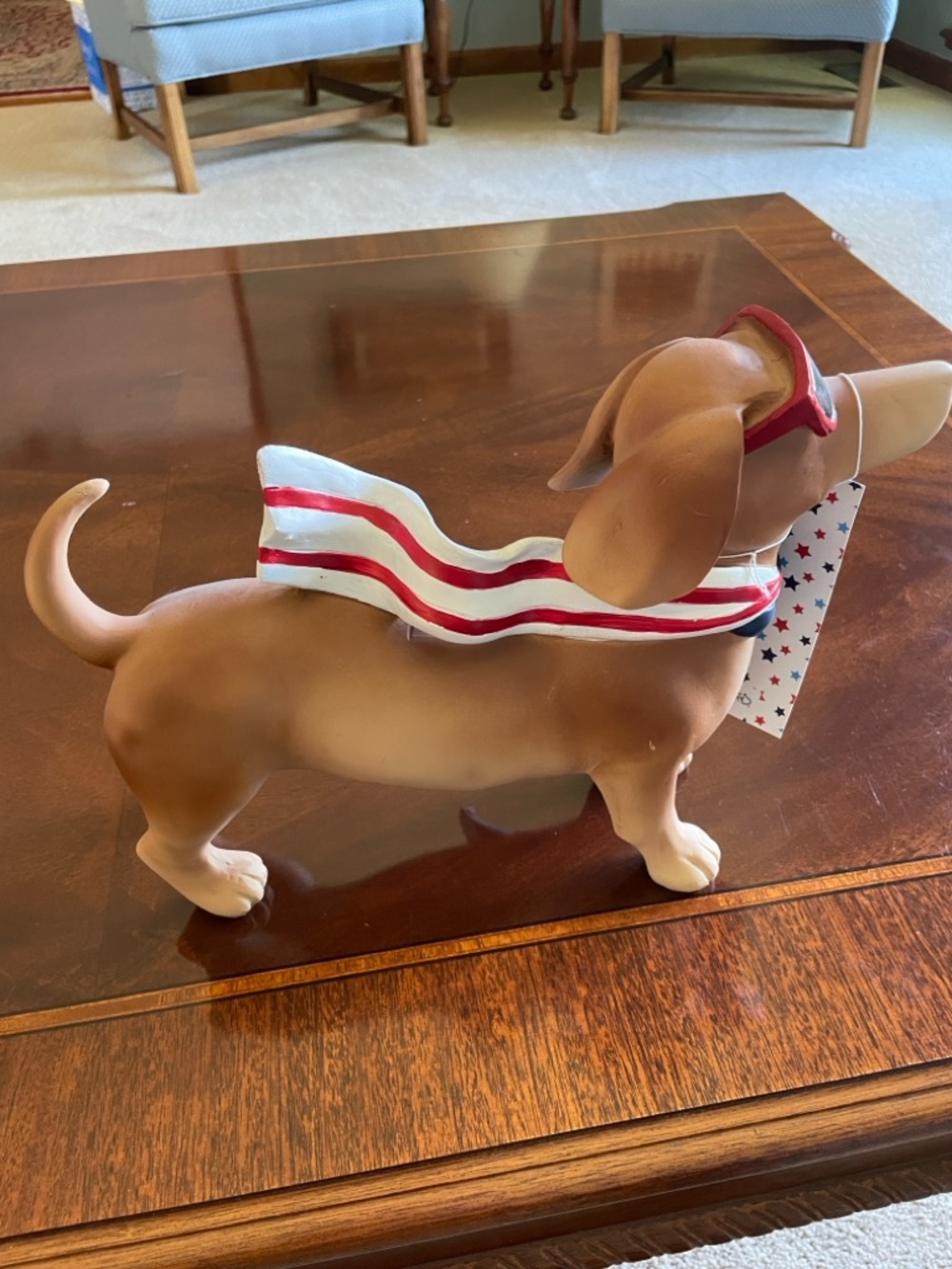 Patriotic Dachshund Figurine with Sunglasses from Stars and Stipes - Picture 3 of 7